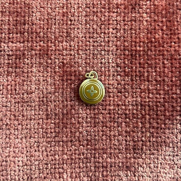 LOUIS VUITTON Pastilles Charm (Porte Cles Pastilles Bag Charm) Brown - Picture 3 of 4